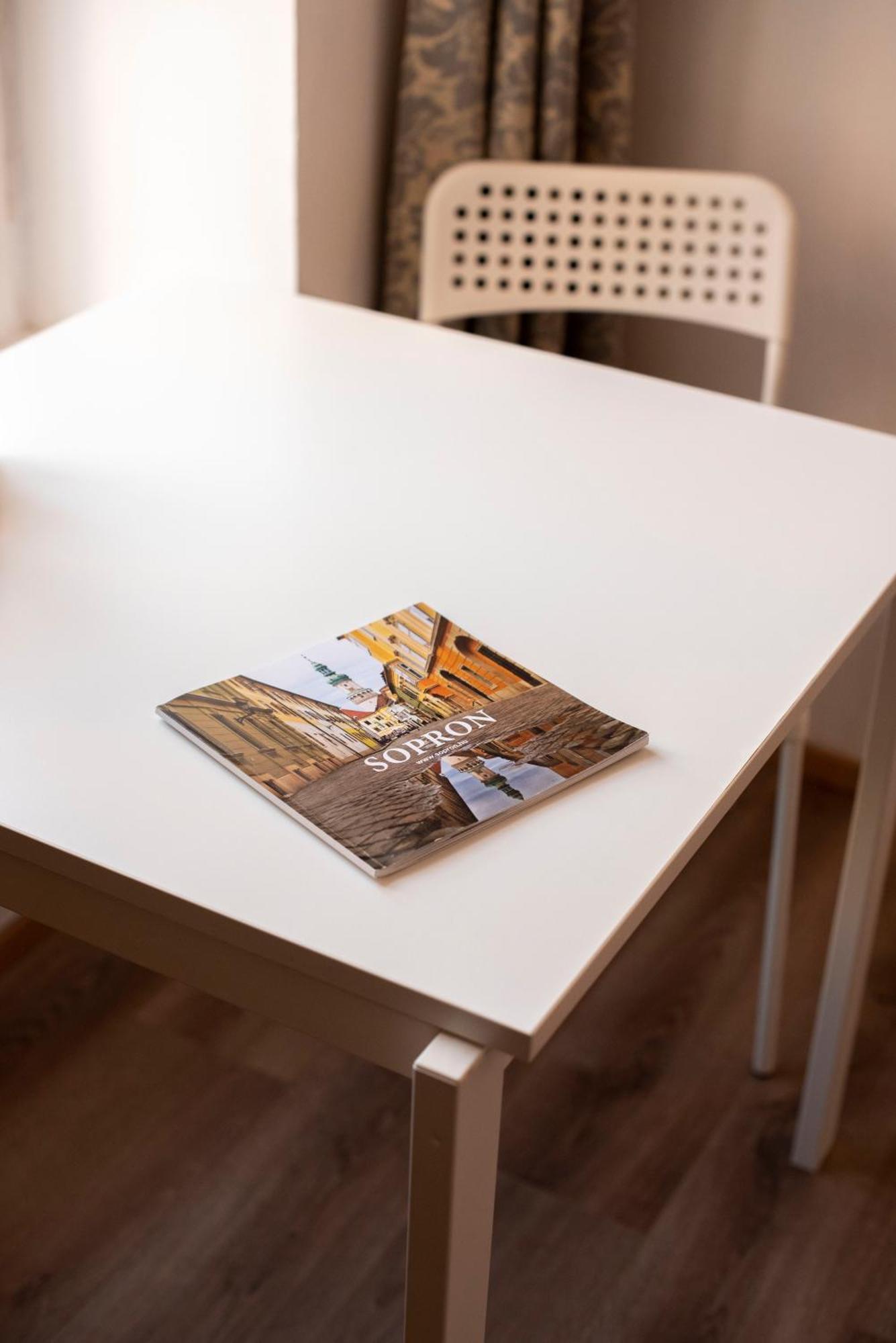 Varfal-Lak Apartman ショプロン エクステリア 写真